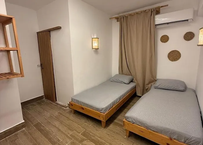Tokyo House Camp * 达哈布